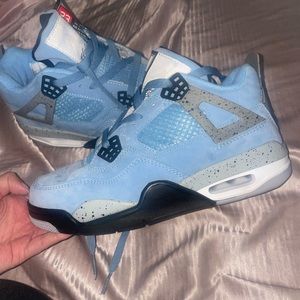 University Blue Jordan 4 Retros